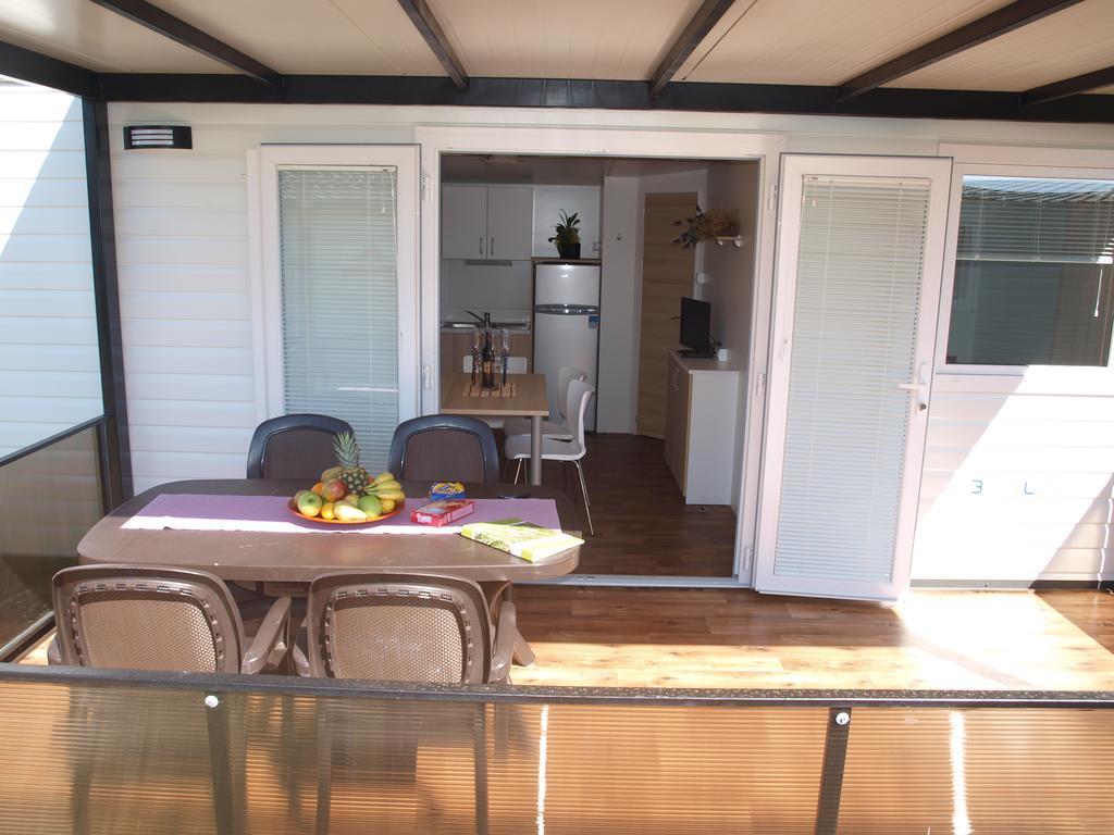 Camping Adria Mobile Home Park Umag Room photo