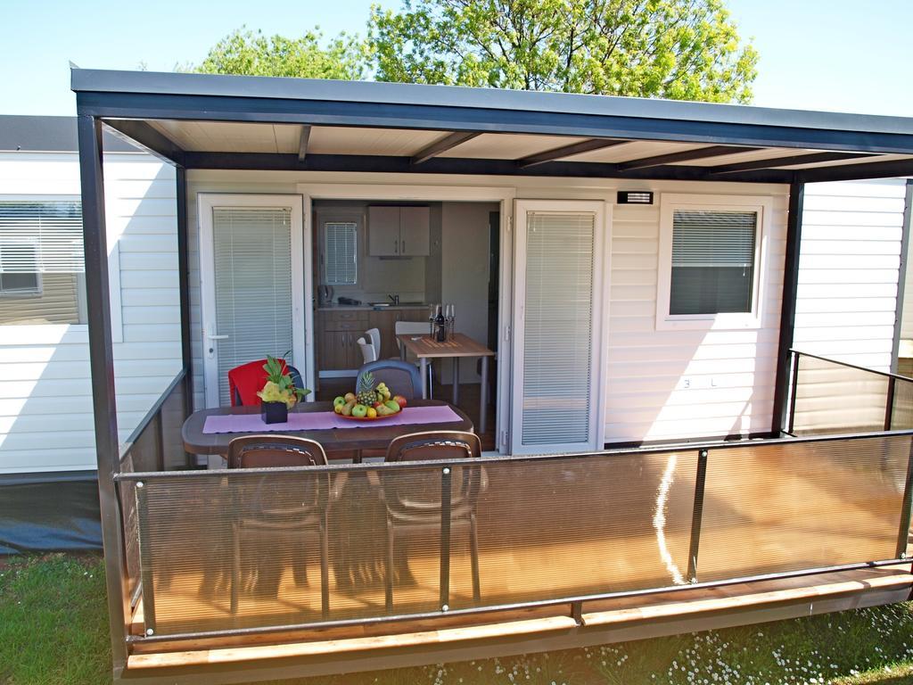 Camping Adria Mobile Home Park Umag Room photo